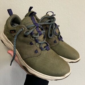 Teva Women's Canyonview RP hiking trail shoes olive/mulberry color size‎ 6.5